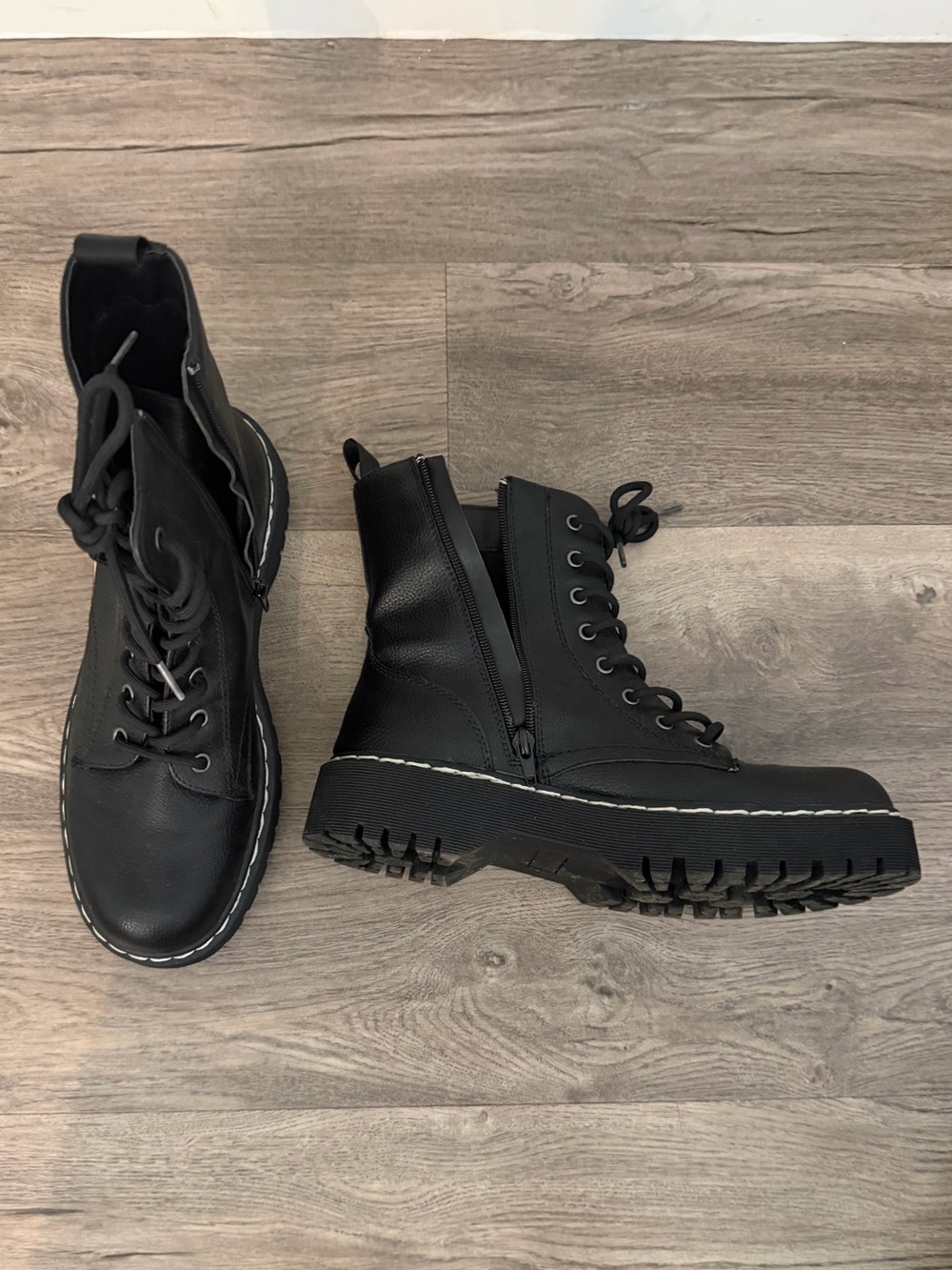 Sincerly Jules Black Lace-Up Combat Boots with Chunky Sole - Picture 3 of 7